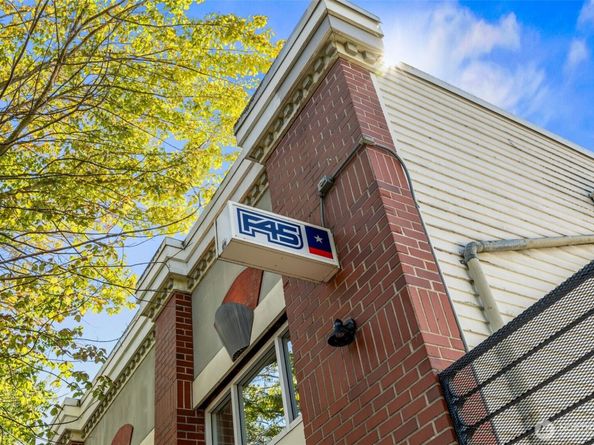 2531 1st Avenue N, Seattle WA 98109