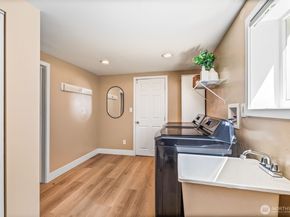2531 1st Avenue N, Seattle WA 98109