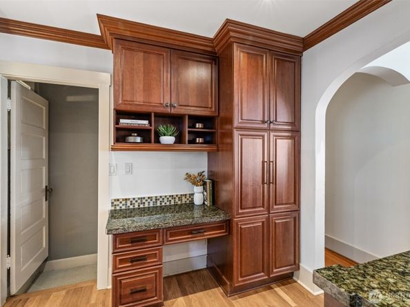 2531 1st Avenue N, Seattle WA 98109