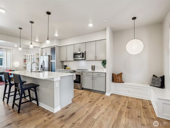 22924 80th Place W B, Edmonds WA 98026