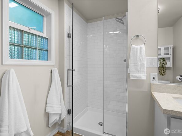 5625 SW Hanford Street, Seattle WA 98116