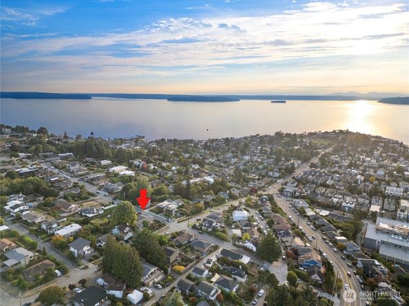 5625 SW Hanford Street, Seattle WA 98116