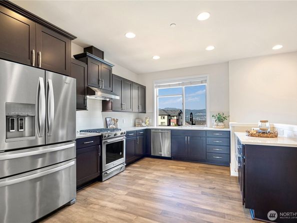 956 6th WALK NE, Issaquah WA 98029