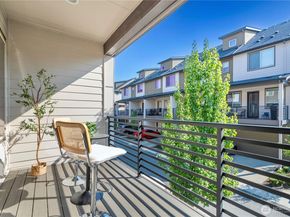 956 6th WALK NE, Issaquah WA 98029