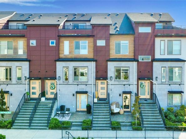 956 6th WALK NE, Issaquah WA 98029