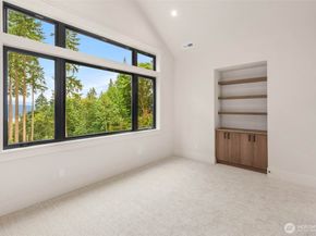 19770 244th Avenue NE, Woodinville WA 98077