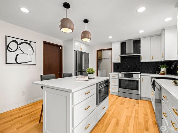 16014 16th Avenue SW, Burien WA 98166