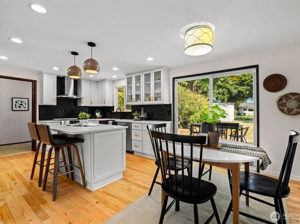 16014 16th Avenue SW, Burien WA 98166