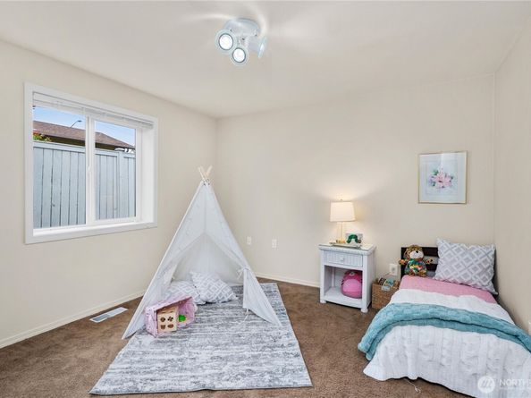 12624 SE 202nd Place, Kent WA 98031