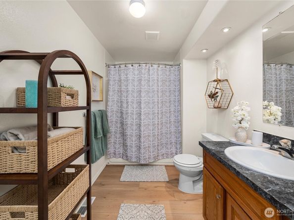 12624 SE 202nd Place, Kent WA 98031