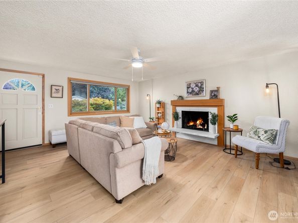 12624 SE 202nd Place, Kent WA 98031