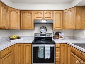 12624 SE 202nd Place, Kent WA 98031