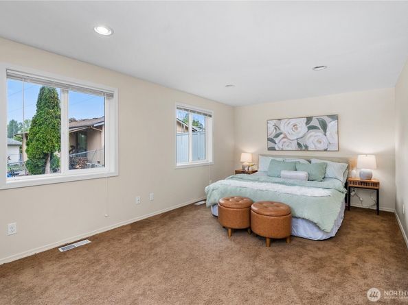 12624 SE 202nd Place, Kent WA 98031