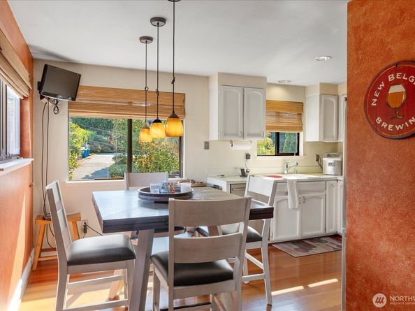 9100 Olympic View Drive, Edmonds WA 98026