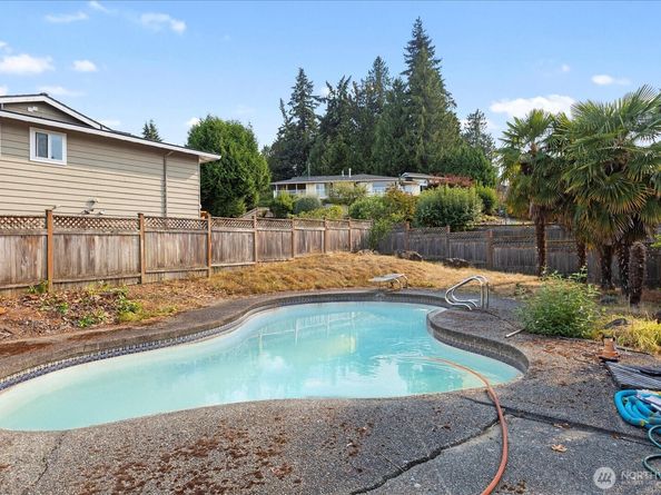9100 Olympic View Drive, Edmonds WA 98026