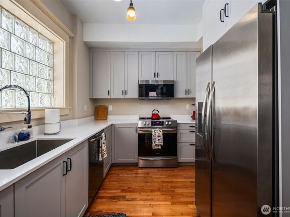 503 12th Avenue E, Seattle WA 98102