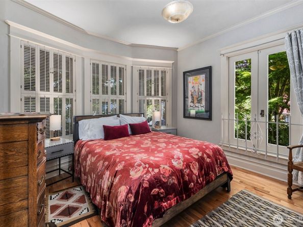 503 12th Avenue E, Seattle WA 98102