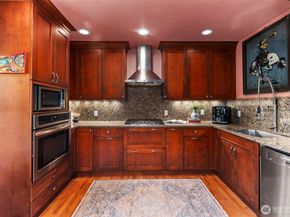 503 12th Avenue E, Seattle WA 98102