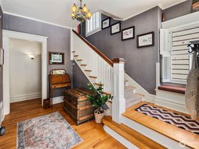 503 12th Avenue E, Seattle WA 98102