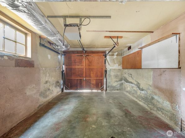 5412 Kensington Place N, Seattle WA 98103