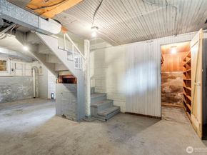 5412 Kensington Place N, Seattle WA 98103