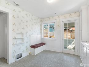 5412 Kensington Place N, Seattle WA 98103