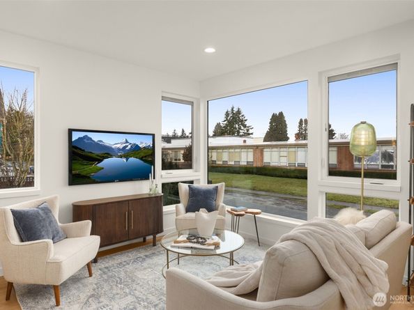 9221 C 14th Avenue NW, Seattle WA 98117