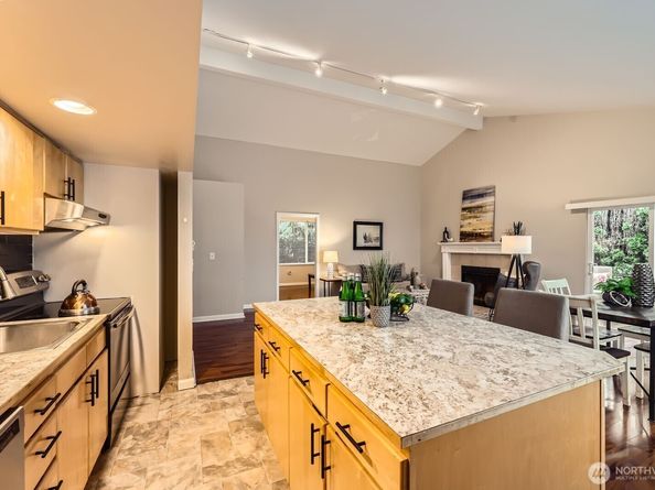20301 19th Avenue NE 1101, Shoreline WA 98155