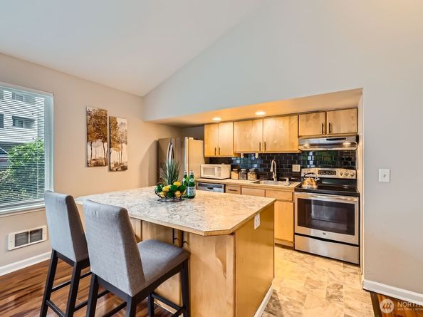 20301 19th Avenue NE 1101, Shoreline WA 98155