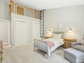 17519 33rd Avenue NE, Lake Forest Park WA 98155