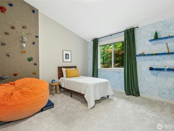 17519 33rd Avenue NE, Lake Forest Park WA 98155