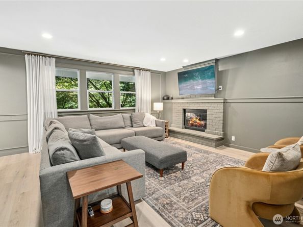 17519 33rd Avenue NE, Lake Forest Park WA 98155