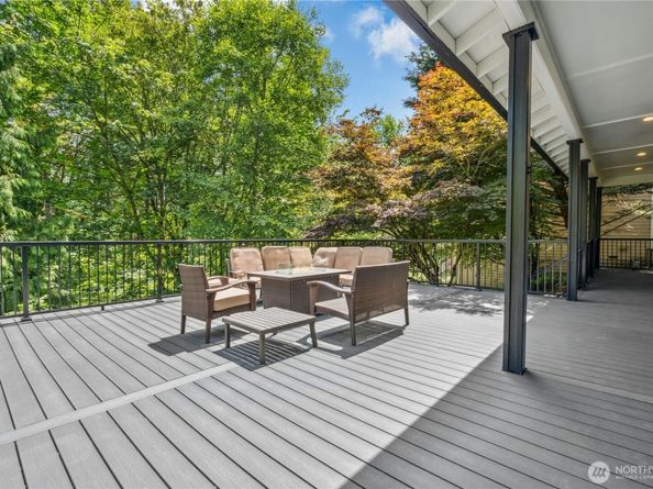17519 33rd Avenue NE, Lake Forest Park WA 98155