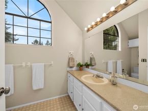 32338 11th Avenue SW, Federal Way WA 98023