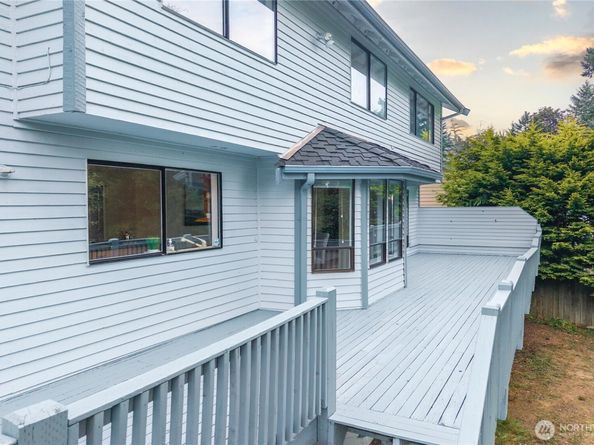 32338 11th Avenue SW, Federal Way WA 98023