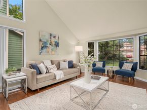 32338 11th Avenue SW, Federal Way WA 98023