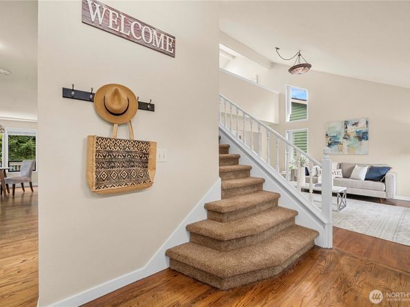 32338 11th Avenue SW, Federal Way WA 98023