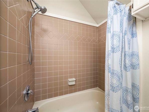 32338 11th Avenue SW, Federal Way WA 98023