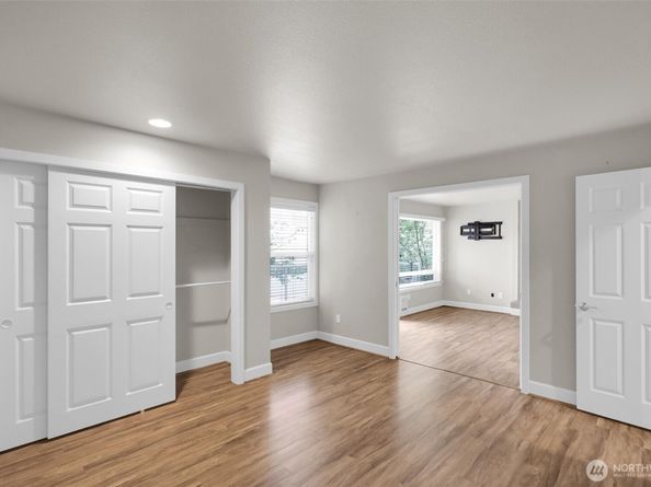 2514 57th Avenue SW 102, Seattle WA 98116
