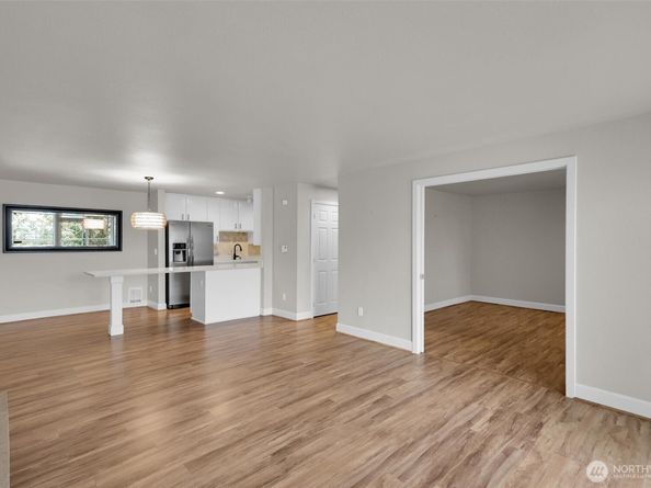 2514 57th Avenue SW 102, Seattle WA 98116