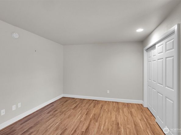 2514 57th Avenue SW 102, Seattle WA 98116