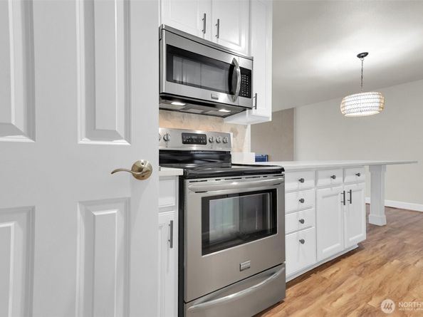 2514 57th Avenue SW 102, Seattle WA 98116