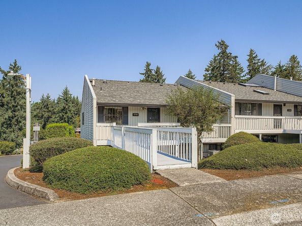 2730 SW 327th Street D18, Federal Way WA 98023
