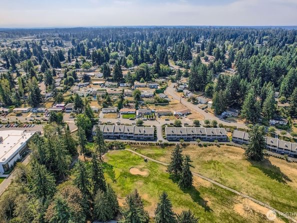 2730 SW 327th Street D18, Federal Way WA 98023