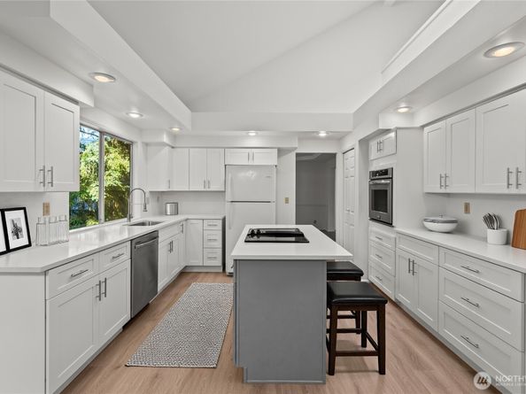 4109 238th Court SE, Sammamish WA 98029