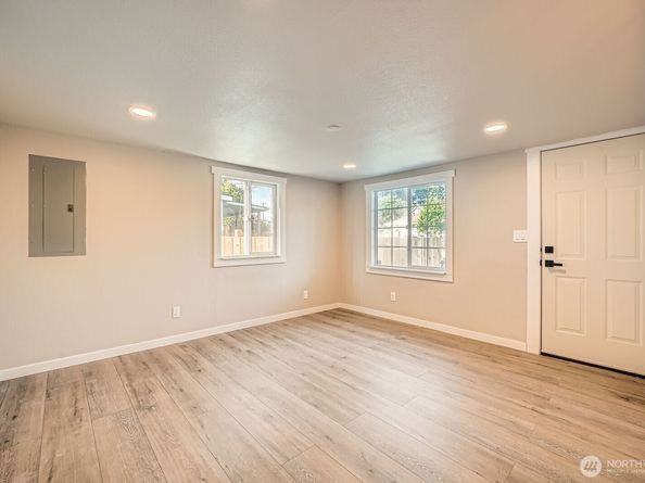 9223 S 38th Avenue, Seattle WA 98118