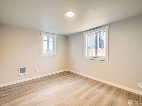 9223 S 38th Avenue, Seattle WA 98118