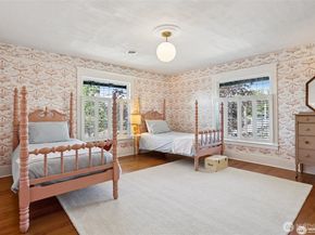 2233 2nd Avenue W, Seattle WA 98119