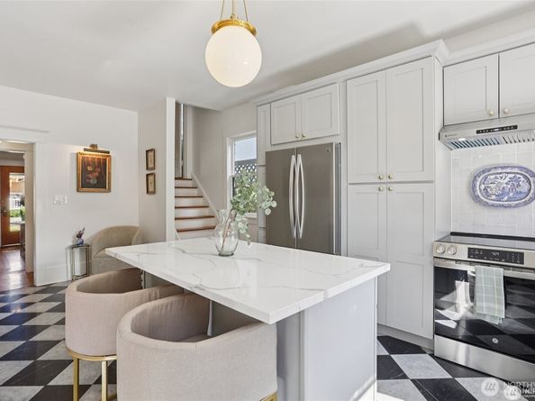 2233 2nd Avenue W, Seattle WA 98119