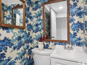 2233 2nd Avenue W, Seattle WA 98119